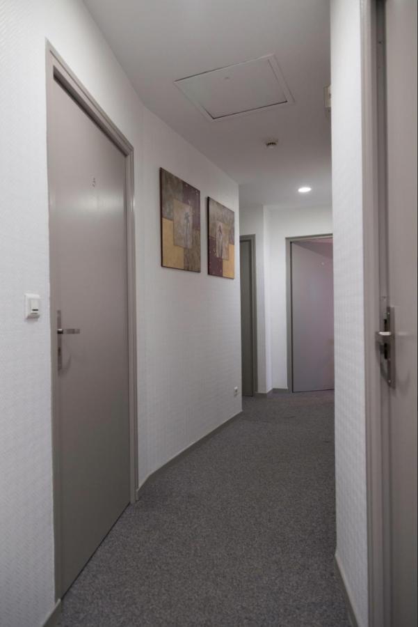Les Quatre Vents Hotel Muizon Buitenkant foto